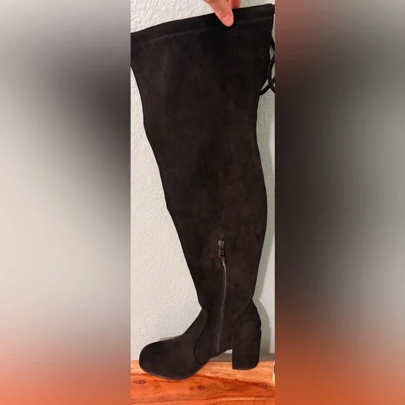 Black Over-the-Knee Block Heel Boots - Picture 4 of 10